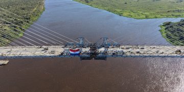 Histórico paso en el Puente de la Bioceánica con el inicio de las tareas de cierre central