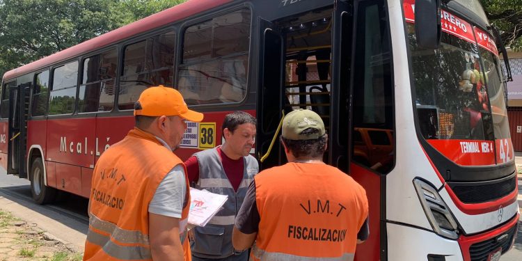 Viceministerio de Transporte multa a casi 40 empresas en controles por GPS y fiscalizaciones en calle