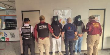 Entregan a la Policía Federal a dos brasileños con órdenes de captura