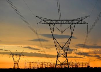 La demanda de energía eléctrica registra aumento del 18,2% e incorpora la energía solar al sistema nacional