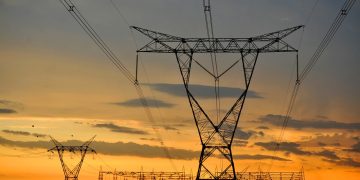 La demanda de energía eléctrica registra aumento del 18,2% e incorpora la energía solar al sistema nacional