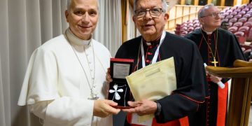Renunció al cumplir 75, pero el papa decidió que Adalberto Martínez continúe