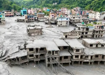 Crece el drama en Nepal: más de 900 muertos y 4.700 siguen desaparecidos