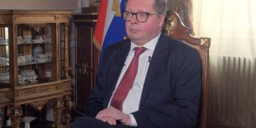 Moscú retiró a su embajador en Londres y cuestionó respaldo británico a Ucrania