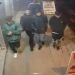 Asaltantes rodearon a un hombre para robarle el celular en Fernando de la Mora