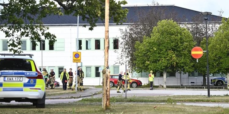 Ataque con espada en escuela de Suecia deja un muerto y tres heridos