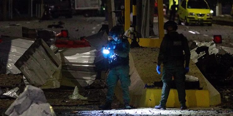 Al menos 11 heridos tras atentado con vehículo bomba contra comando policial en Cúcuta
