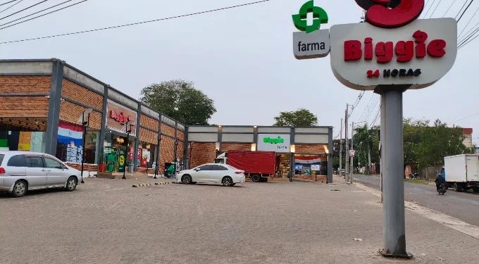 Delincuentes armados asaltan un local de Biggie en el barrio Republicano