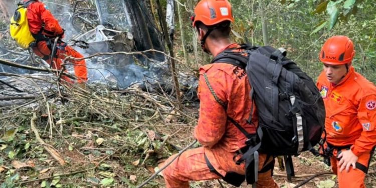 Tres turistas colombianas y el piloto murieron tras caída de un helicóptero en Brasil