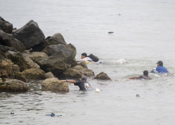Sube a 67 número de inmigrantes muertos tras entrada masiva a Ceuta