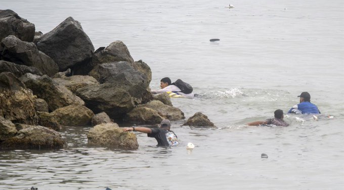 Sube a 67 número de inmigrantes muertos tras entrada masiva a Ceuta