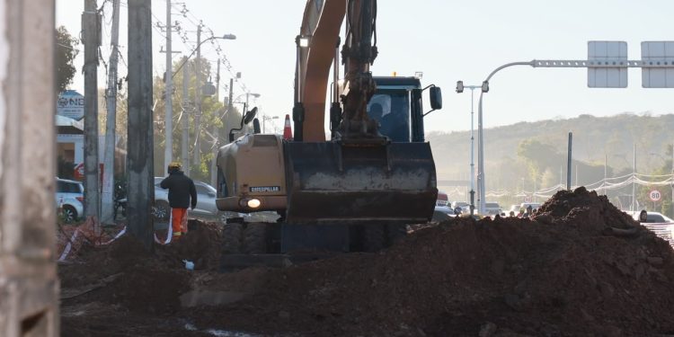 Avanzan obras de carriles de aceleración y desaceleración en el cruce Pedrozo