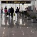 Migraciones inadmite a tres viajeros tras detectar antecedentes e inconsistencias