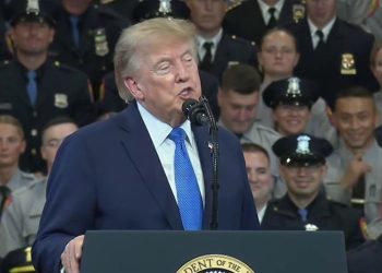 Trump prometió declarar estrecho de Ormuz un «territorio» de EE.UU