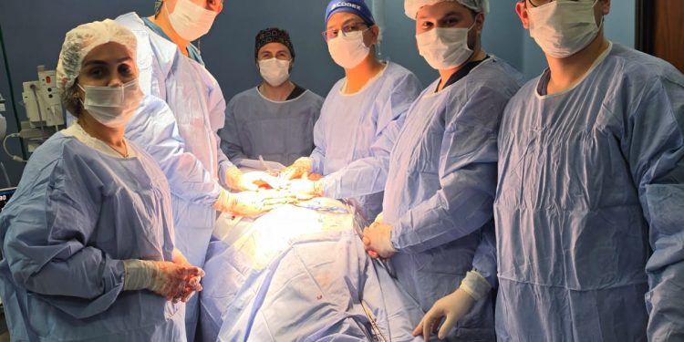 Extirpan tumor suprarrenal de más de 1,5 kilos a un paciente en IPS – Ingavi