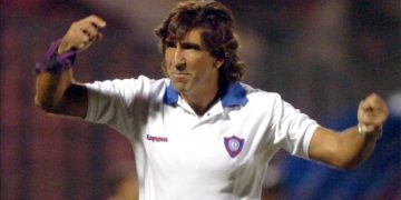Gustavo Costas viajó a Paraguay para hacerse cargo de la conducción de Cerro Porteño