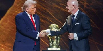 Trump avisó de un «terrible error» si FIFA sustituye a Infantino