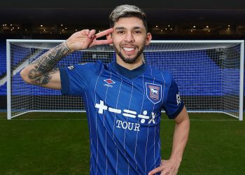 Julio Enciso, cada vez más cerca de volver al Ipswich Town, de Premier League