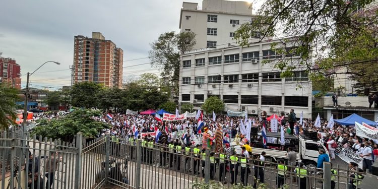 Salud activa plan de contingencia para garantizar servicios esenciales durante huelga médica