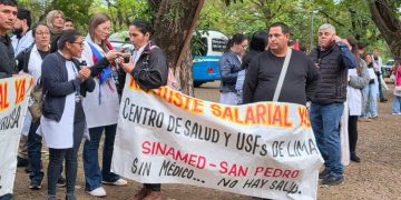 Médicos iniciarion huelga nacional reclamando desprecarización, reajuste salarial e insumos