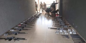 Incautan 30 fusiles ocultos entre víveres en una vivienda de Pedro Juan Caballero