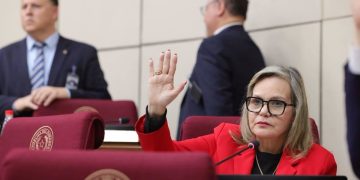 Senado aprueba nombramiento del hijo de los funcionarios fallecidos en el trágico accidente de Pedrozo