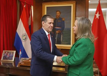 Cartes y Lilian Samaniego se reunieron en la ANR para abordar la interna partidaria y las municipales