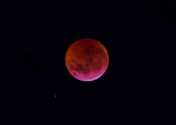 Invitan a observar la «Luna de Sangre» en la Costanera de Asunción