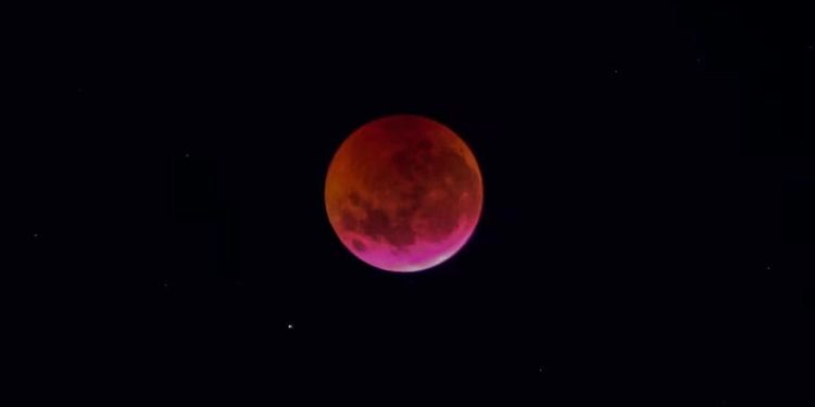 Invitan a observar la «Luna de Sangre» en la Costanera de Asunción