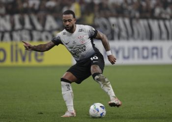 Corinthians decide no renovar su vínculo con el atacante neerlandés Memphis Depay