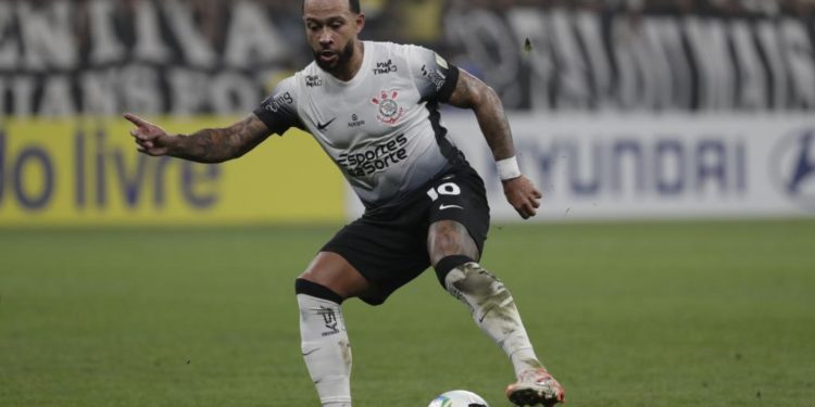 Corinthians decide no renovar su vínculo con el atacante neerlandés Memphis Depay