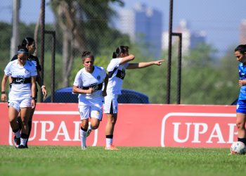 Olimpia goleó a Ameliano y continúa firme en su camino al título