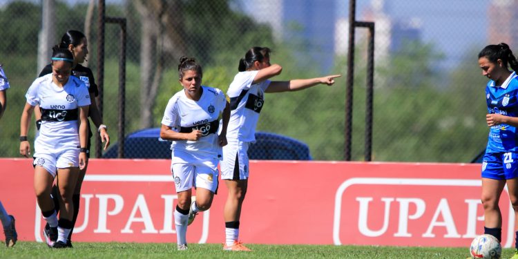 Olimpia goleó a Ameliano y continúa firme en su camino al título
