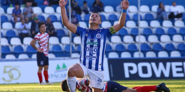 Primera B 2026: 12 de Octubre de Itauguá quedó como único puntero tras la fecha 19