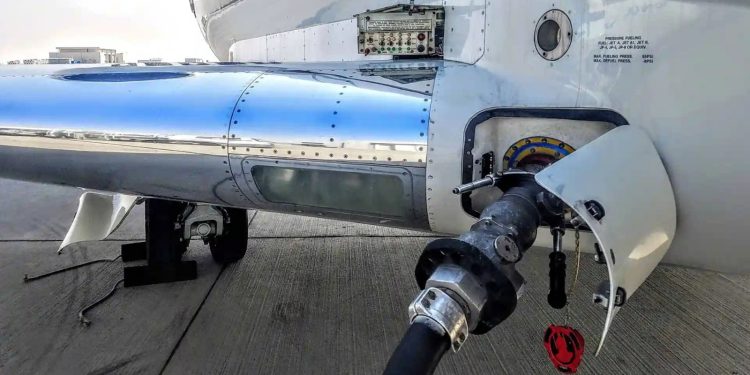 Petropar ingresa al mercado de combustibles de aviación