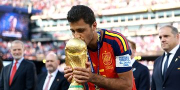 El técnico del Manchester City no descarta la salida de Rodri