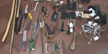 Requisa en cárcel de Coronel Oviedo deja 24 celulares y 28 armas caseras incautadas