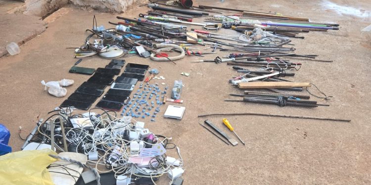 Incautan armas, celulares, alcohol y presunta marihuana en el Centro de Prevenidos de CDE