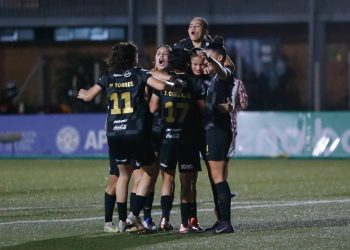 Olimpia triunfó agónicamente frente a San Lorenzo y está a un paso de ser campeón