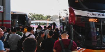 Choferes se movilizan contra la competencia desleal del transporte informal