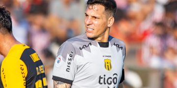 Guaraní rescinde el contrato de Gaspar Servio por «causa justificada» y sin indemnización