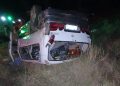 Muere mujer que trasladaba el féretro de su madre tras vuelco en Pozo Colorado