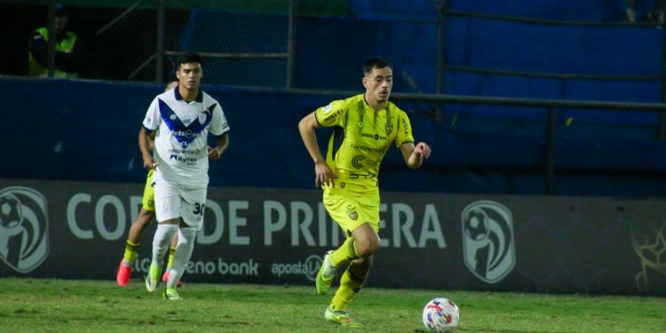 Sábado de fútbol en Villa Elisa