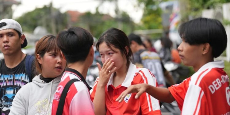 Adolescente asesinó a sus abuelos y desató una masacre en una escuela de Tailandia
