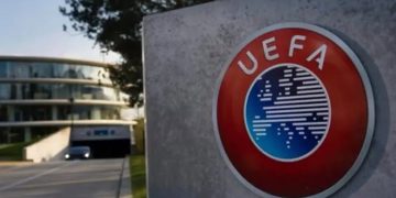 «El fútbol no está en venta»; UEFA celebró retiro del proyecto de la FIFA