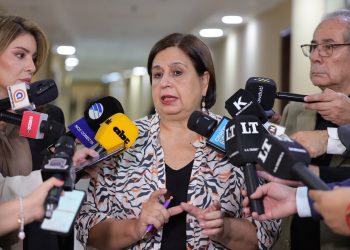 Esperanza Martínez propone exponer estructura de costos de combustibles para evitar aumentos y márgenes abusivos