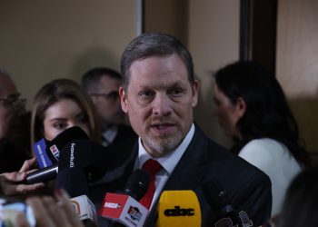 Honor Colorado propondrá a Horacio Cartes para liderar la lista al Senado en 2028