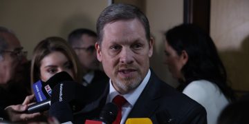 Honor Colorado propondrá a Horacio Cartes para liderar la lista al Senado en 2028