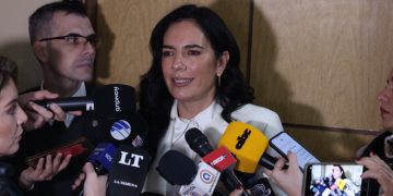 Ministra de Obras Públicas defiende el criterio de adjudicaciones para obras ante el Senado