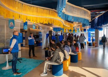 “Tour del Futuro” conecta a estudiantes de colegios públicos con el mundo laboral en primera persona